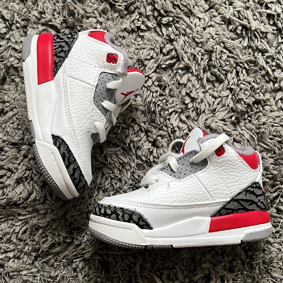 Jordan 4 - Picture 3 of 6